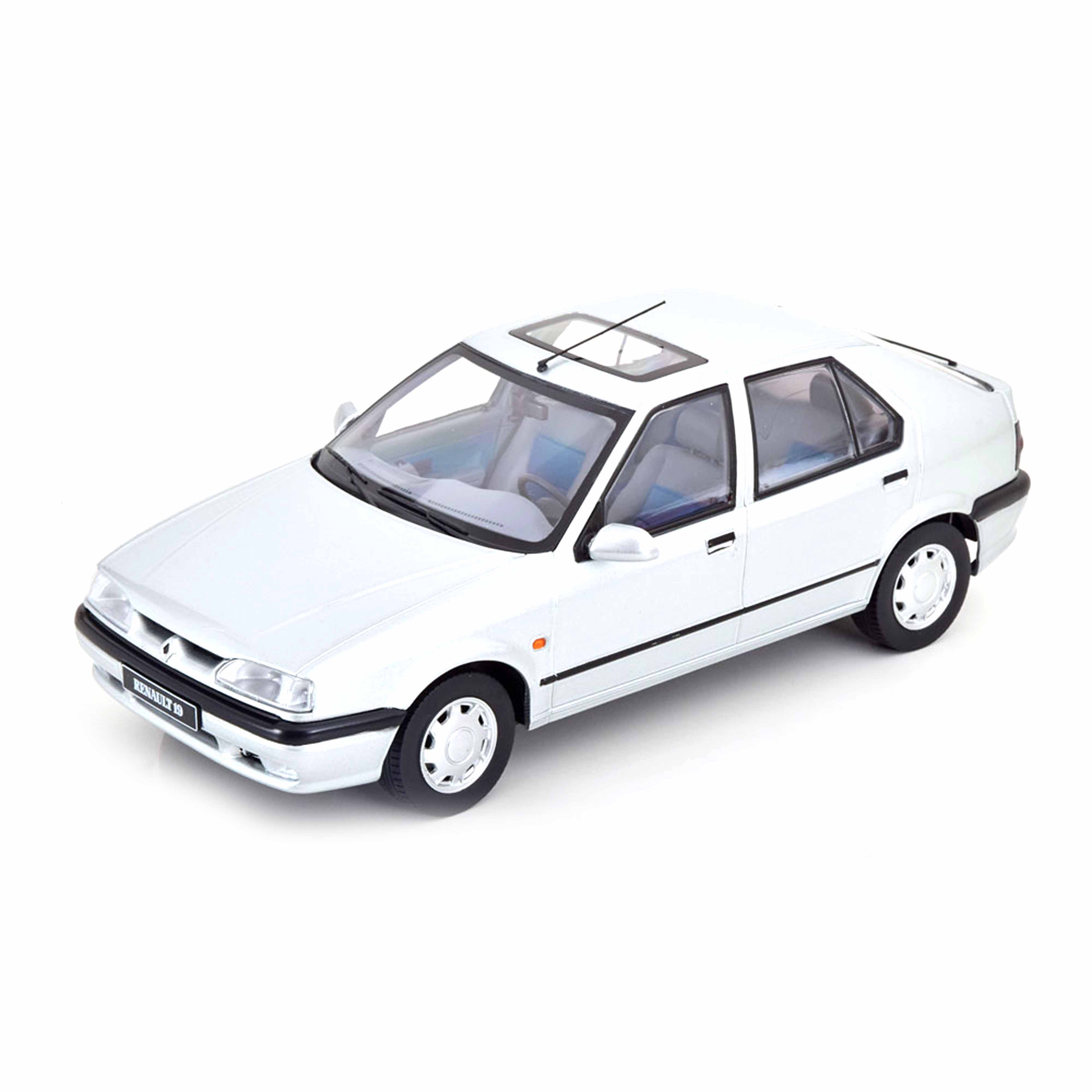TRIPLE9 T9-1800453 RENAULT - R19 1994 - ARGENT - 1/18 TRIPLE9 T9-1800453 RENAULT - R19 1994 - ARGENT - 1/18